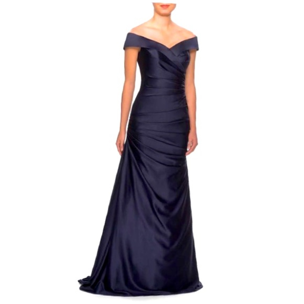 LA FEMME
Off The Shoulder Ruched Satin Trumpet Gown
